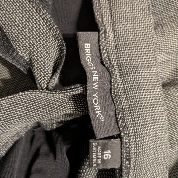 LOWEST PRICE!! BUY TODAY! ~Women's Bundle of two pants. - Picture 5 of 7